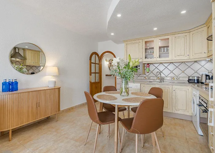 Fairways Taganana アパート *